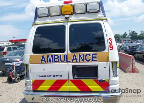 2014 Ford E-350 Super Duty Commercial из США, поврежденный, VIN 1FDSS3EL6EDB14667